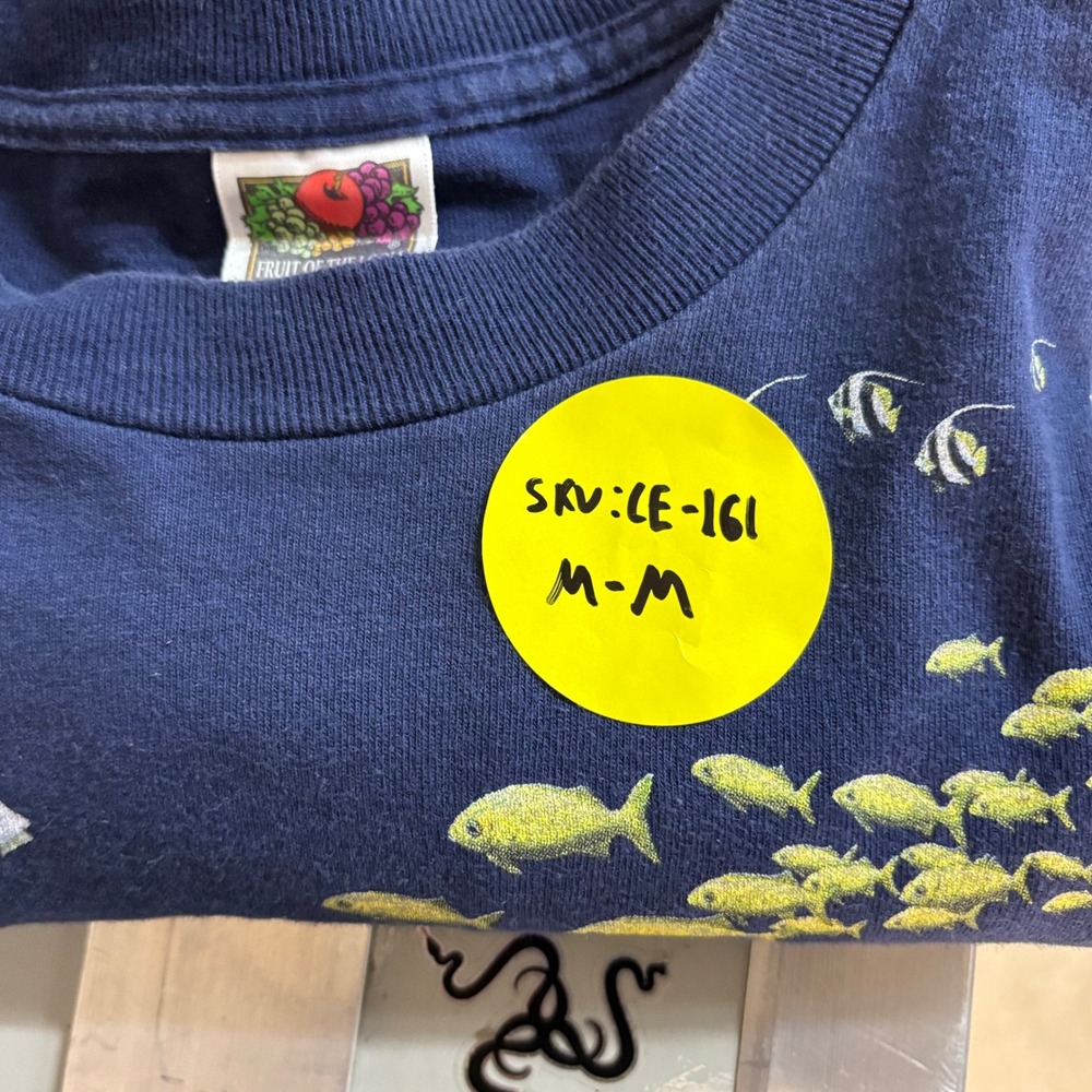 Vintage 2002 Ocean Journey Coral Reef Fish All Over Print T-Shirt Navy Blue M - Picture 10 of 10
